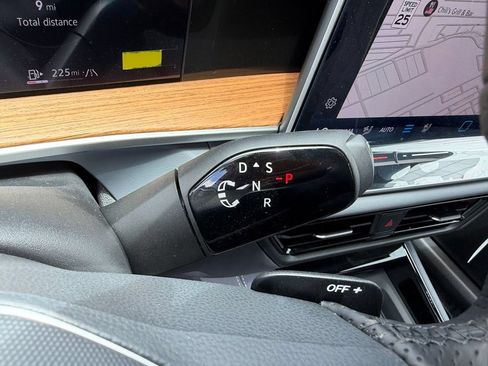 New 2026 Volkswagen Tiguan SEL R-Line AWD/4WD image 29