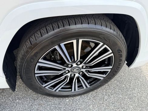 Certified 2025 Lexus LX 700h Luxury image 14