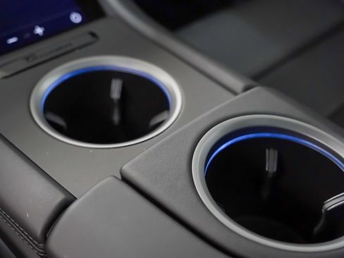 Certified 2025 Porsche Taycan image 33