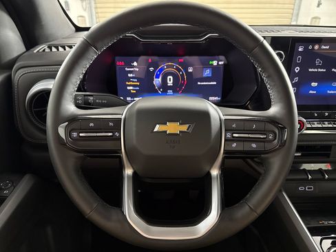 Used 2025 Chevrolet Colorado LT w/ LT Convenience Package AWD/4WD image 14