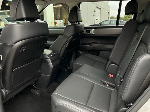 Used 2025 Hyundai Santa Fe SEL image 11