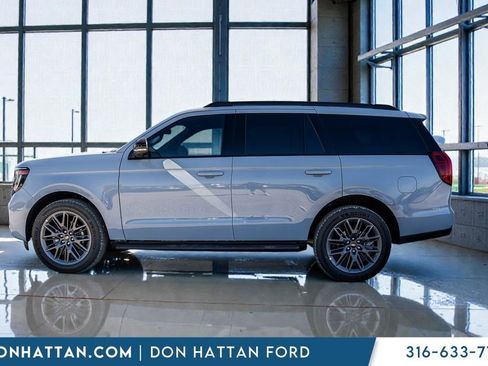 New 2026 Ford Expedition Platinum w/ Stealth Appearance Package AWD/4WD image 2