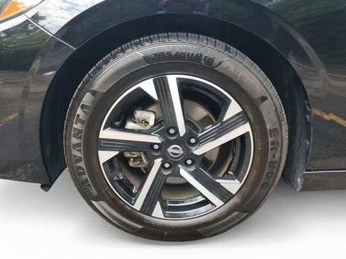 Used 2024 Nissan Sentra SV FWD image 25