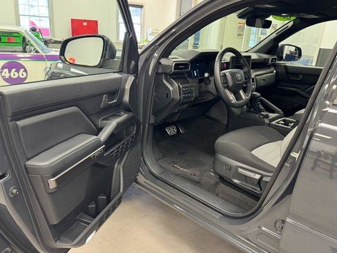 Used 2025 Toyota 4Runner TRD Sport image 11