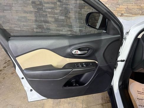 Used 2015 Jeep Cherokee Latitude w/ Trailer Tow Group image 11