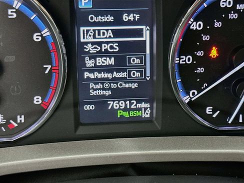 Used 2016 Toyota RAV4 Limited AWD/4WD image 12