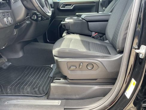 Used 2025 Chevrolet Silverado 1500 LT AWD/4WD image 13