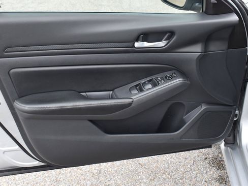 Used 2024 Nissan Altima 2.5 SV FWD image 20