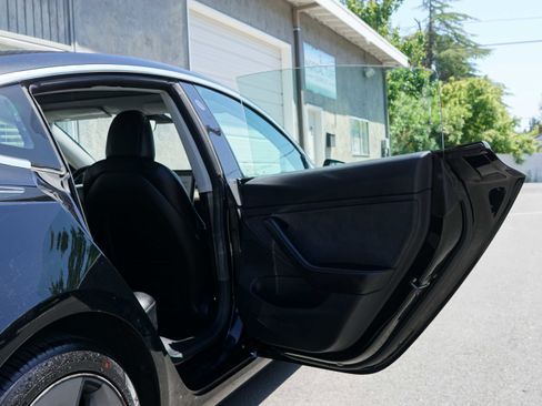 Used 2018 Tesla Model 3 Long Range RWD image 25