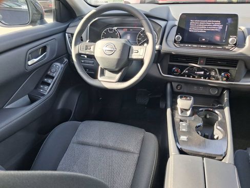Used 2026 Nissan Rogue SV FWD image 10
