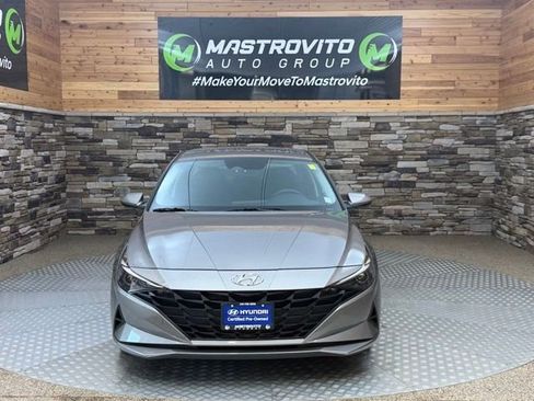 Used 2021 Hyundai Elantra SEL FWD image 3