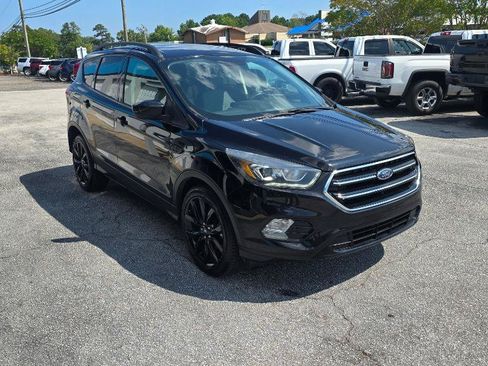 Used 2019 Ford Escape SE FWD image 3