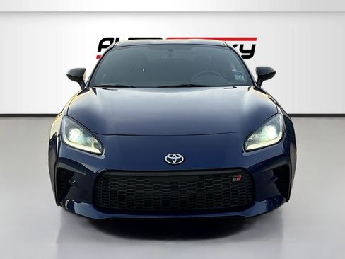 Used 2022 Toyota GR86 w/ ALL Weather Mat Package (TMS) RWD image 2