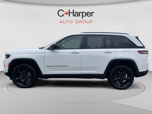 Used 2023 Jeep Grand Cherokee Altitude AWD/4WD image 6