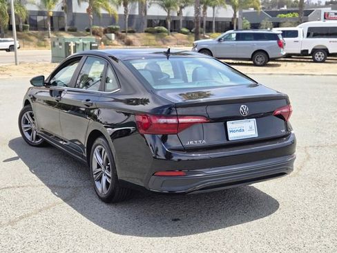 Used 2024 Volkswagen Jetta SE FWD image 10