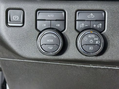 Used 2024 Chevrolet Silverado 1500 RST AWD/4WD image 15