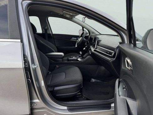 Used 2023 Kia Sportage LX image 42