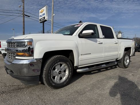 Used 2018 Chevrolet Silverado 1500 LT image 2