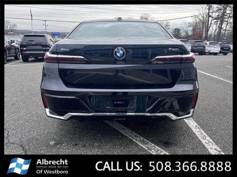 Used 2024 BMW 740i xDrive image 4