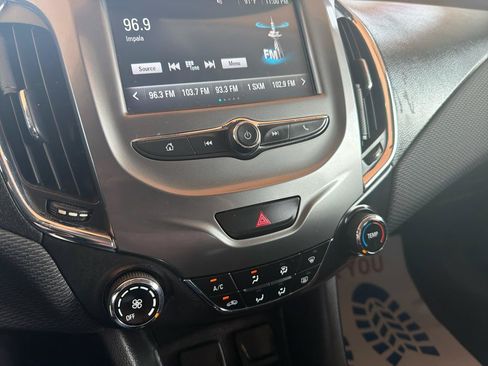 Used 2017 Chevrolet Cruze LT FWD image 25