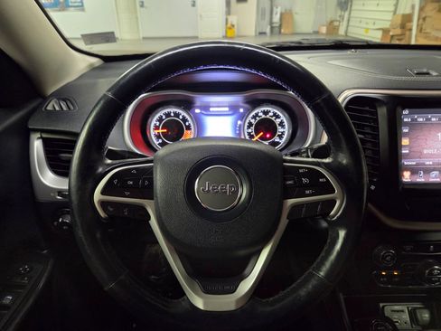 Used 2014 Jeep Cherokee Limited AWD/4WD image 24