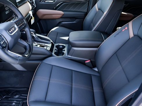 New 2026 GMC Canyon AT4 AWD/4WD image 9