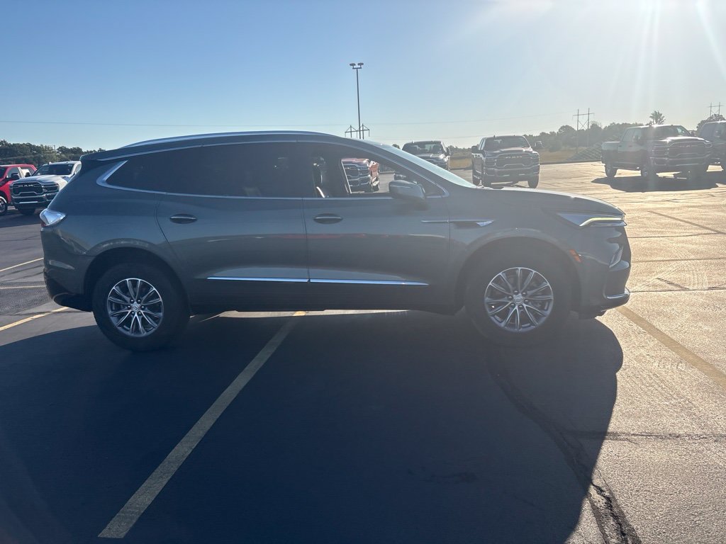 Used 2022 Buick Enclave Premium FWD image 11