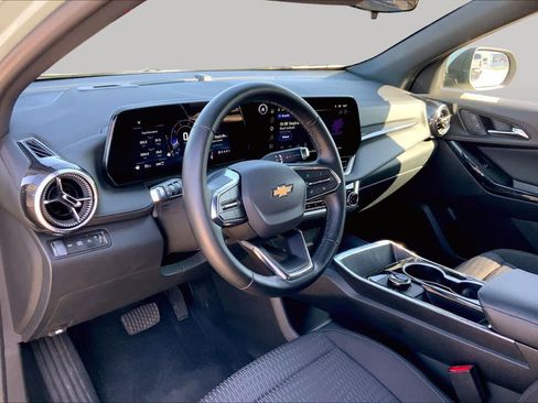 Certified 2026 Chevrolet Equinox LT AWD/4WD image 17