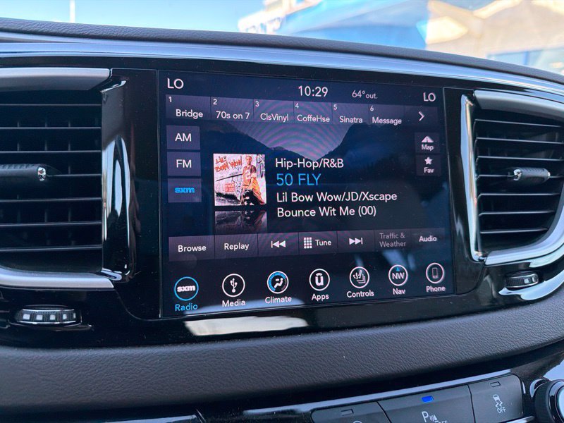 Used 2019 Chrysler Pacifica Touring-L w/ Tire & Wheel Group FWD image 19