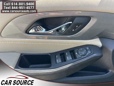 Used 2022 Chevrolet Traverse LT FWD image 11