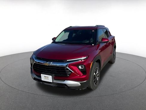 Used 2025 Chevrolet TrailBlazer LT image 3