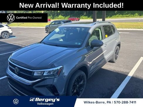 Used 2023 Volkswagen Taos SE w/ Panoramic Sunroof Package AWD/4WD image 1