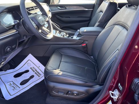 New 2026 Jeep Grand Cherokee Limited image 9