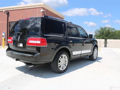 Used 2014 Lincoln Navigator 2WD image 13