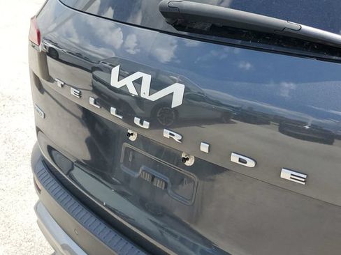 Used 2022 Kia Telluride S AWD/4WD image 5