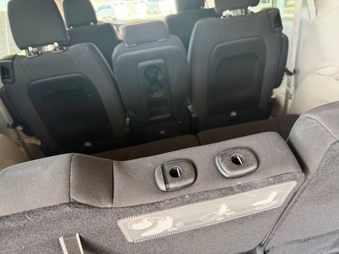 Used 2018 Chrysler Pacifica Touring Plus FWD image 26