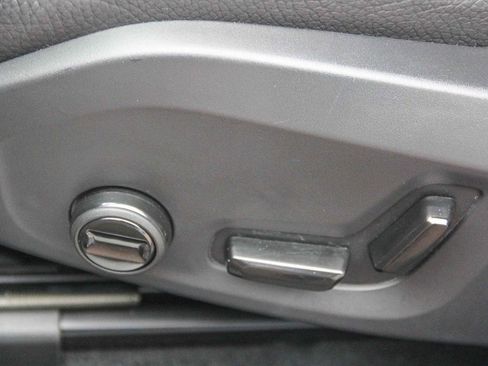 Used 2025 Volvo XC60 B5 Plus image 20