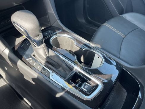 Used 2023 Chevrolet Equinox Premier AWD/4WD image 15