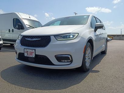 Used 2023 Chrysler Pacifica Touring-L