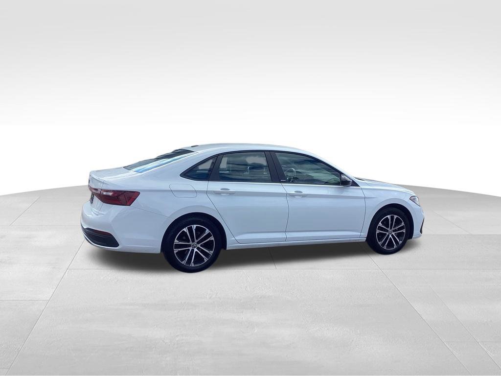 Used 2025 Volkswagen Jetta Sport FWD image 6