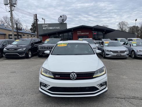 Used 2017 Volkswagen Jetta GLI image 3