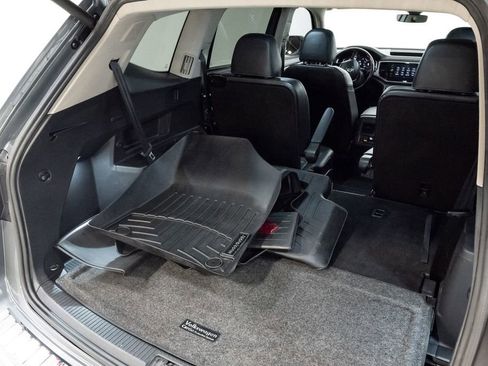 Used 2020 Volkswagen Atlas SEL R-Line AWD/4WD image 39