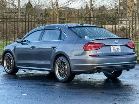 Used 2018 Volkswagen Passat 2.0T SE image 6