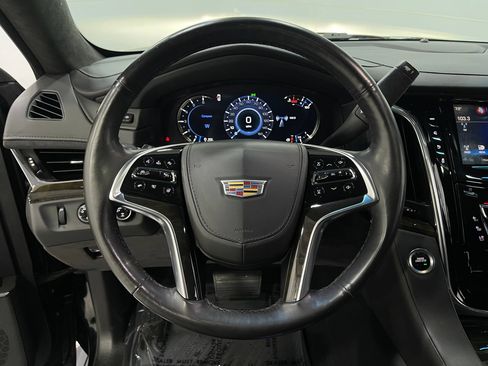 Used 2018 Cadillac Escalade Platinum AWD/4WD image 23