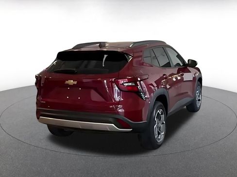 Used 2025 Chevrolet Trax LT w/ LT Convenience Package FWD image 12
