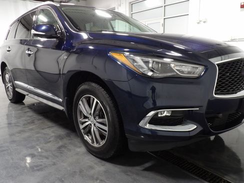 Used 2020 INFINITI QX60 Luxe w/ Essential Package image 2