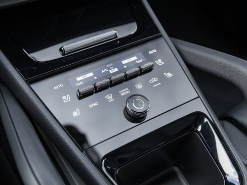 Certified 2026 Porsche Cayenne Coupe AWD/4WD image 27