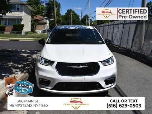 Used 2024 Chrysler Pacifica Limited FWD image 1
