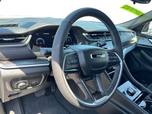 Used 2023 Jeep Grand Cherokee L Laredo AWD/4WD image 16