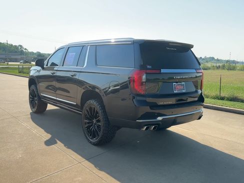 Used 2025 GMC Yukon XL Denali w/ Sun & Power Step Package image 6